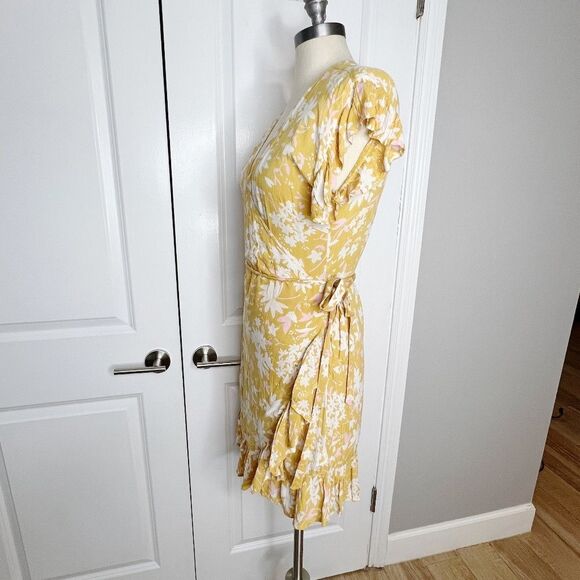Billabong Wrap and Roll Dress Size S Yellow Floral Print - Picture 10 of 14